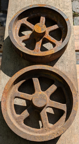 Cast iron flywheels 20cm - -,
