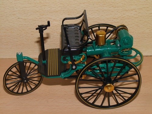 Metal plastic model - metal+plastic,